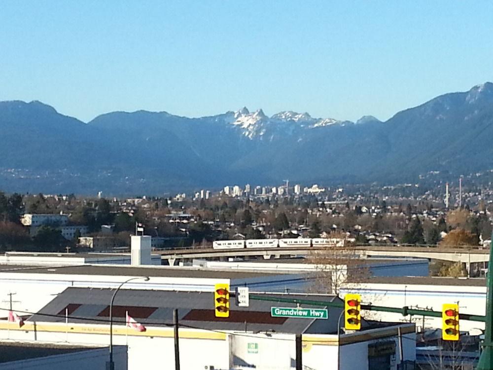 Coast Metro Vancouver Hotel Burnaby Eksteriør bilde
