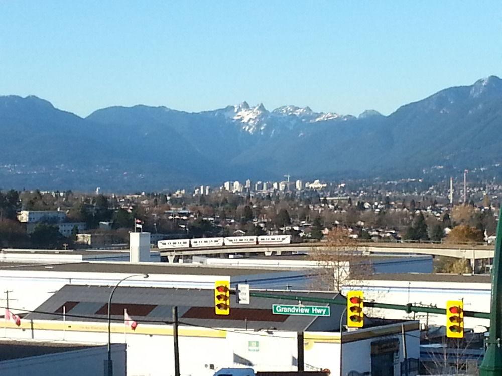 Coast Metro Vancouver Hotel Burnaby Eksteriør bilde